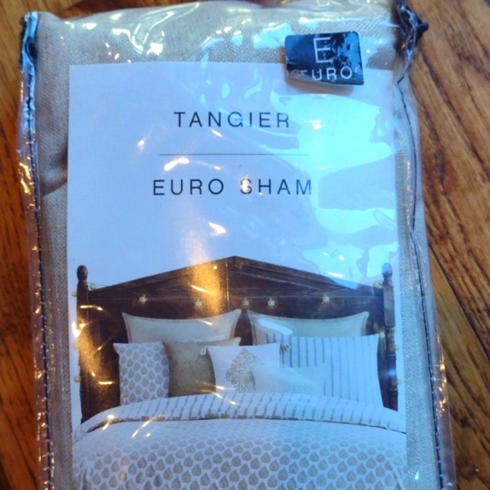 NWT Euro Sham Champagne